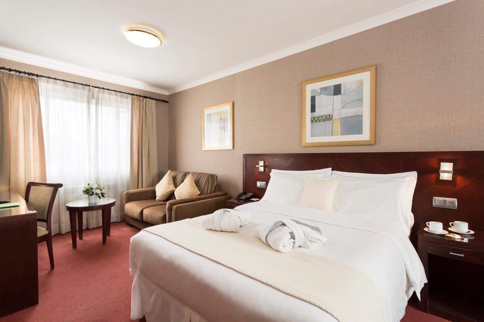 Hotel Savoy Saint Helier Екстер'єр фото