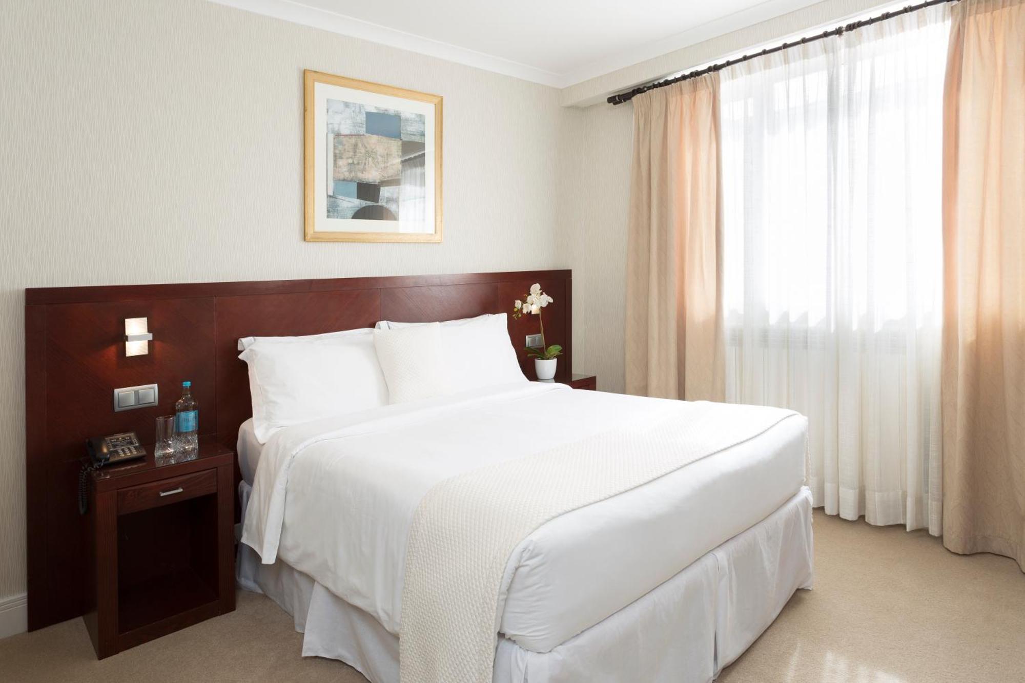Hotel Savoy Saint Helier Екстер'єр фото