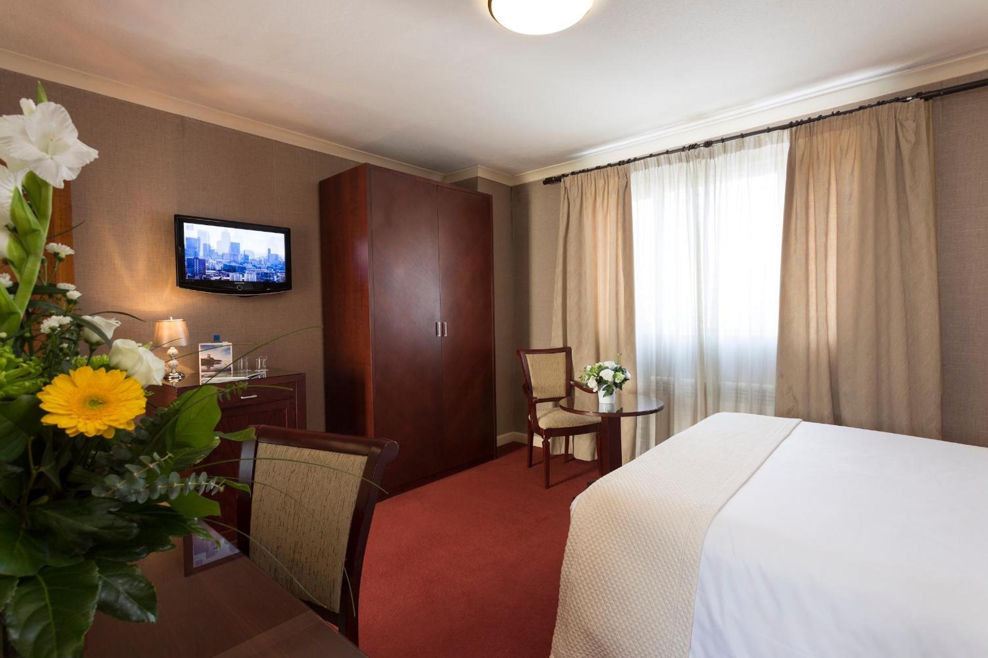 Hotel Savoy Saint Helier Екстер'єр фото