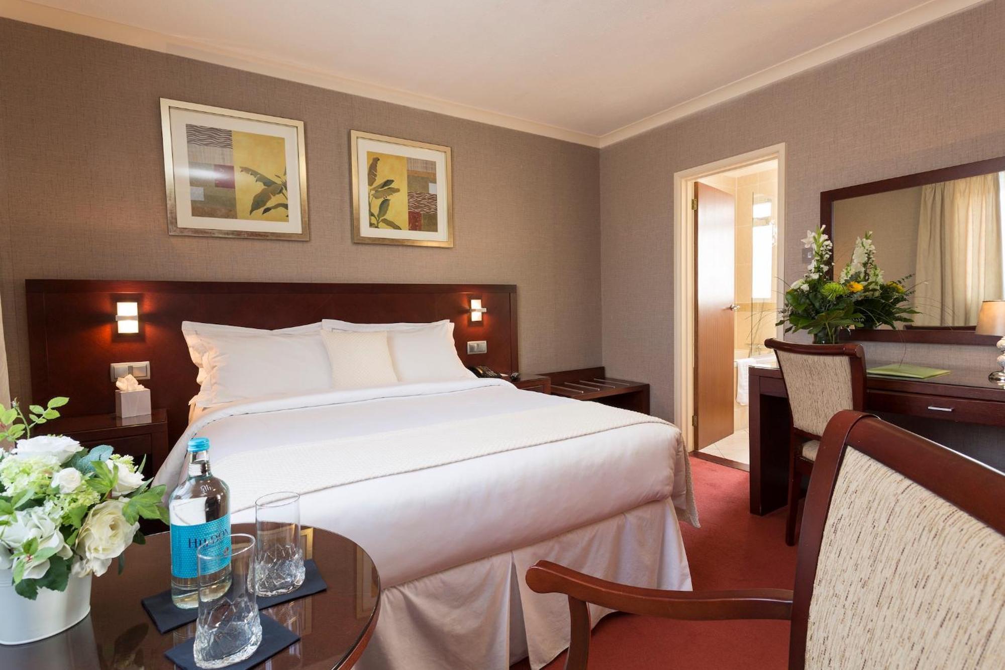 Hotel Savoy Saint Helier Екстер'єр фото