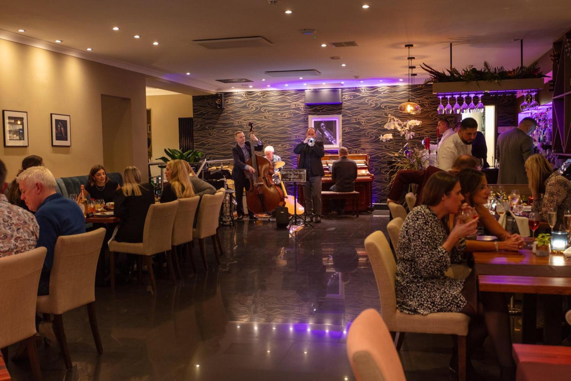 Hotel Savoy Saint Helier Екстер'єр фото