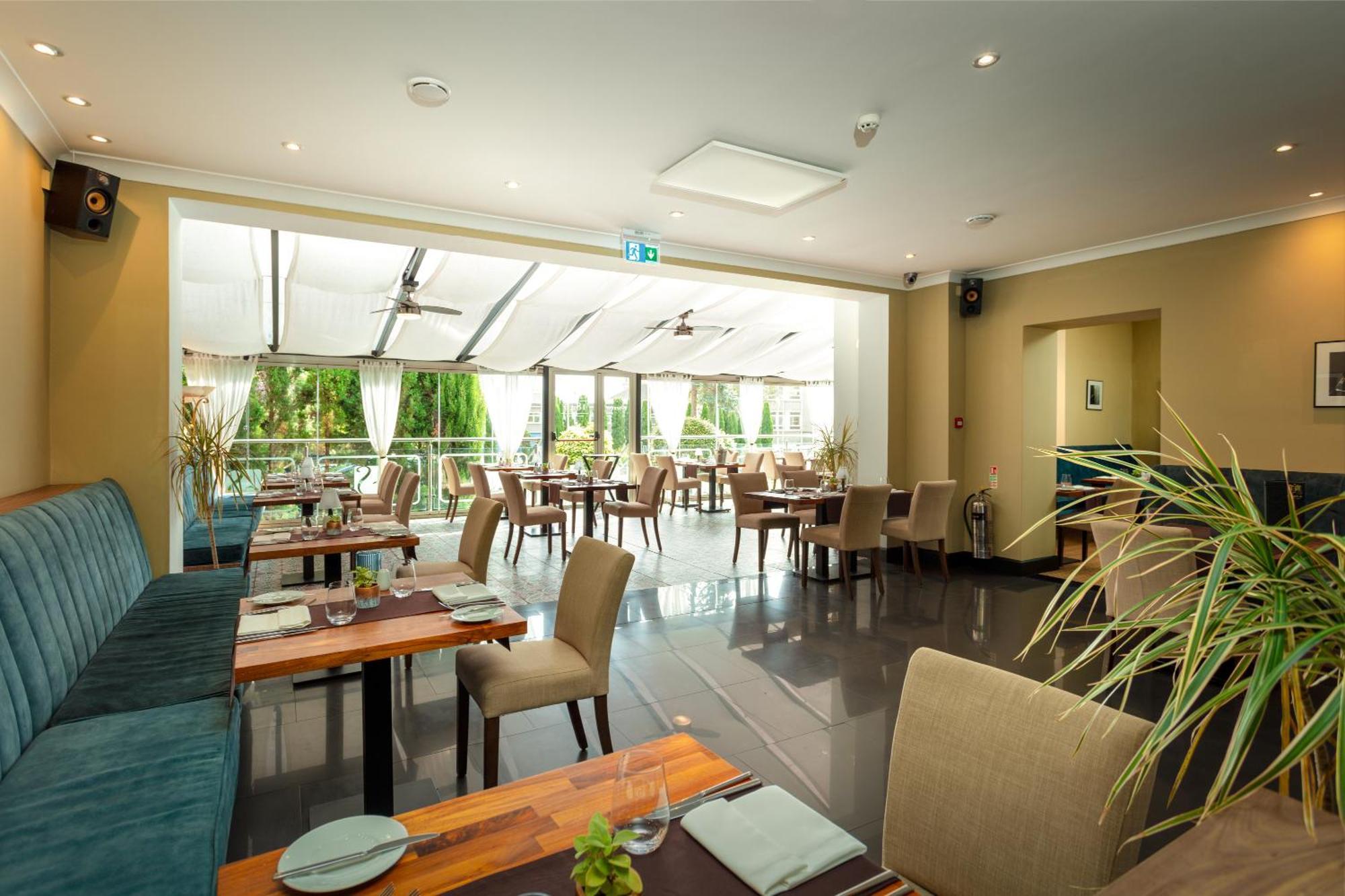 Hotel Savoy Saint Helier Екстер'єр фото